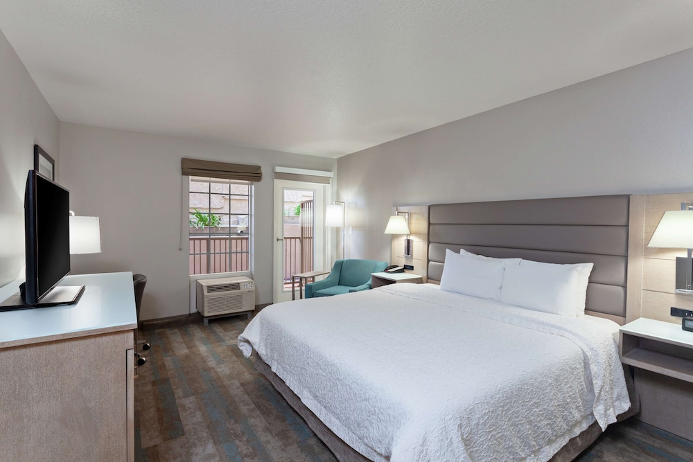Room, 1 King Bed, Accessible, Non Smoking - Photo 4