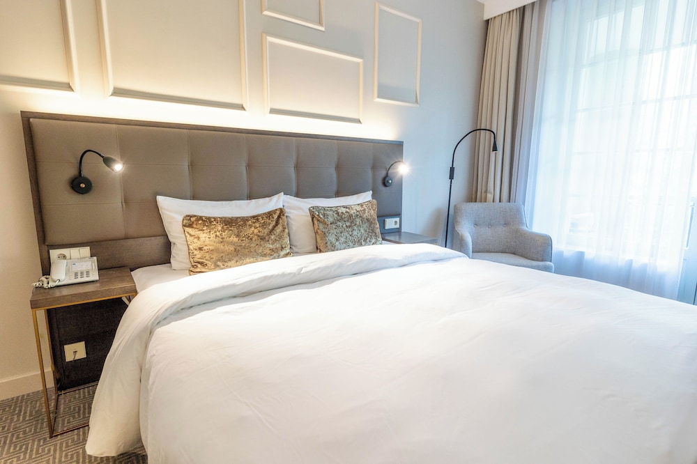 Comfort Room with Park View