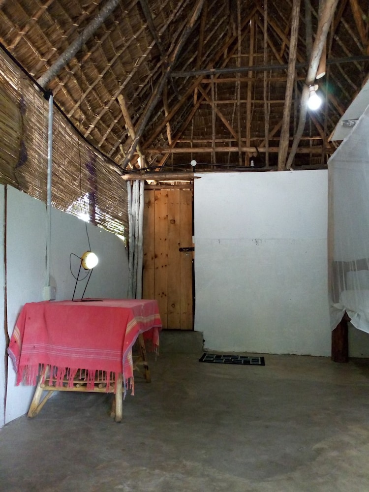Economy Double Room, Private Bathroom, Garden View (Bamboo) photo 3