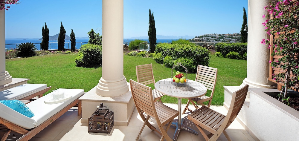 Luxury Villa, 3 Bedrooms, Kitchen, Sea View thumbnail 5