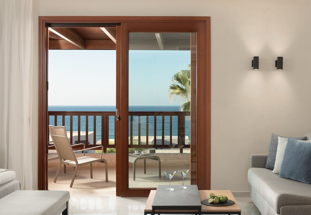 Classic Room, Sea View thumbnail 6
