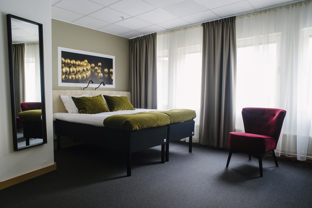 Superior Room, 1 Double Bed, Non Smoking thumbnail 5