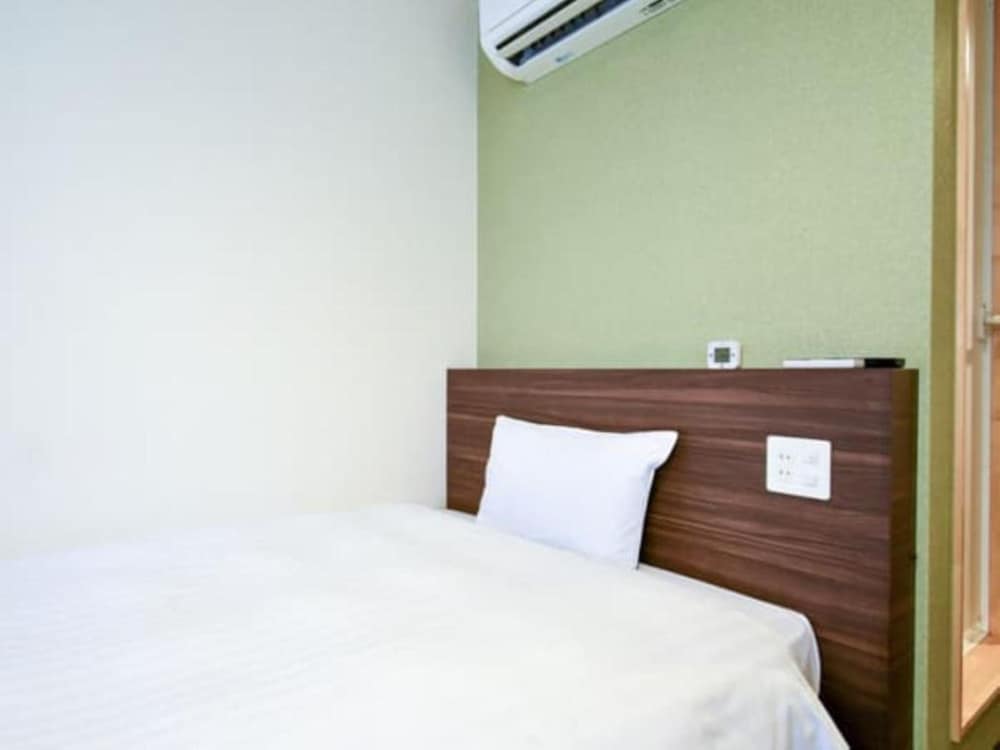Single Room with Shower, Smoking