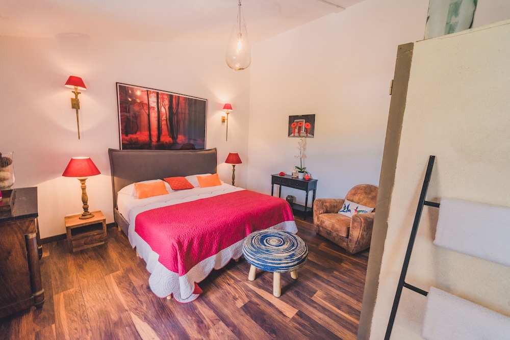 Double Room (Bois Rouge) photo 1