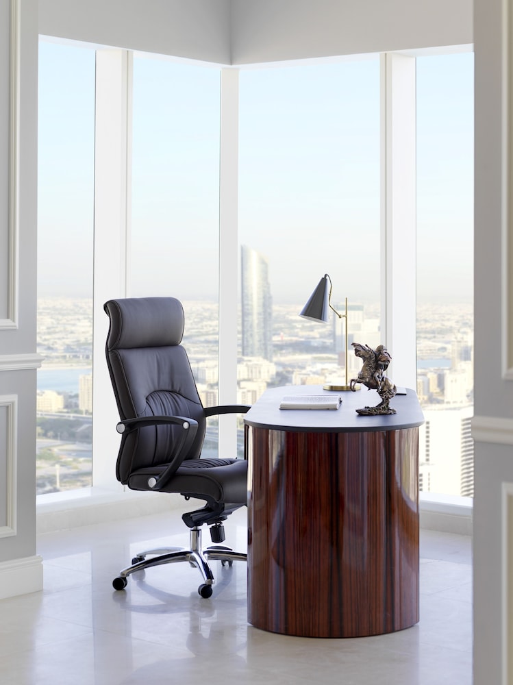 Ambassador Suite, 2 King Bedrooms, Living Room, High Floor (Club Lounge Access)