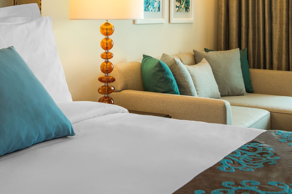 Deluxe Room, 1 King Bed, Balcony (Sea View)