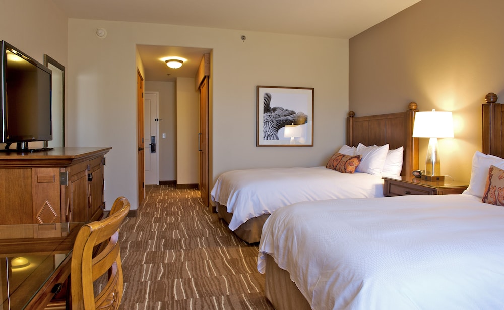 Premium Room, 2 Queen Beds, Balcony, City View - Photo 3