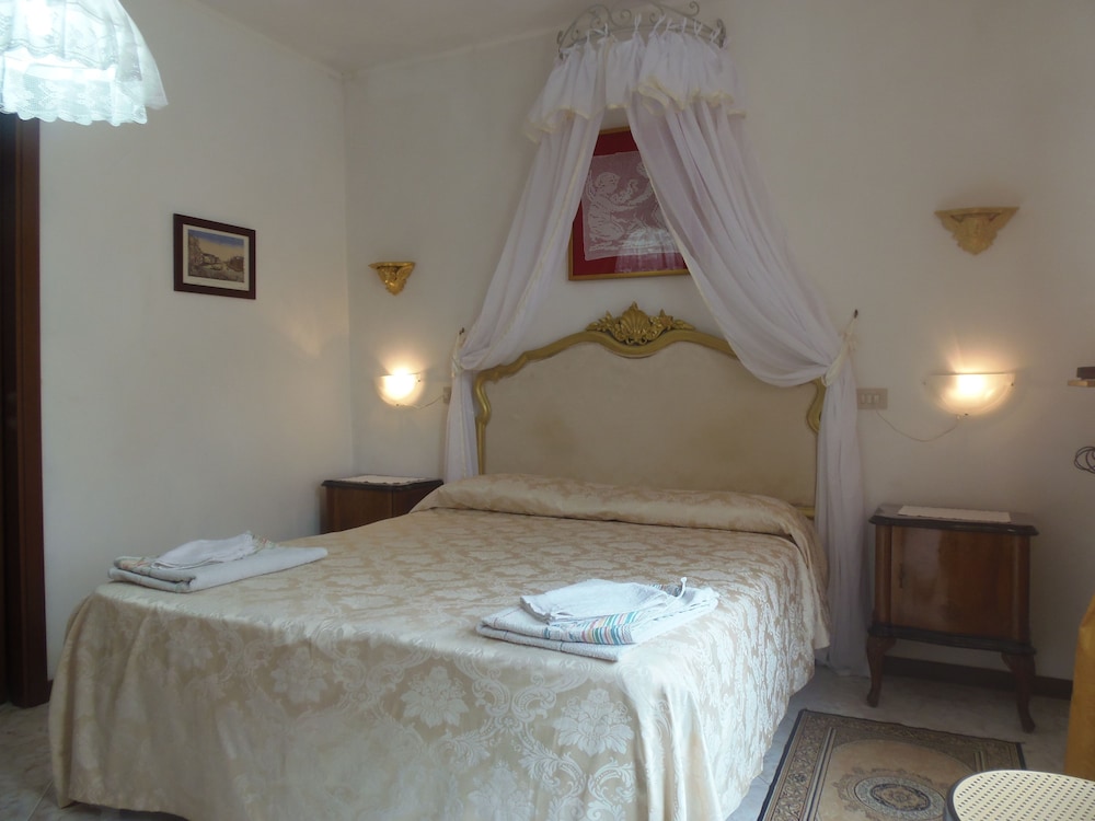 Triple Room, Private Bathroom photo 1