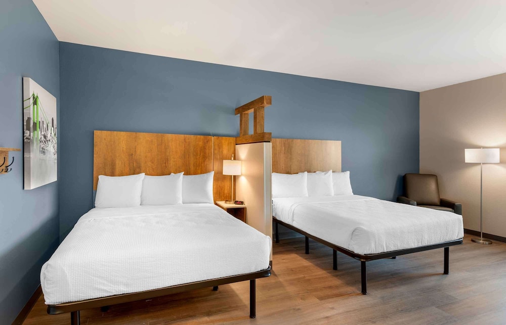 Premium Studio, 2 Queen Beds, Non Smoking, Refrigerator & Microwave photo 1