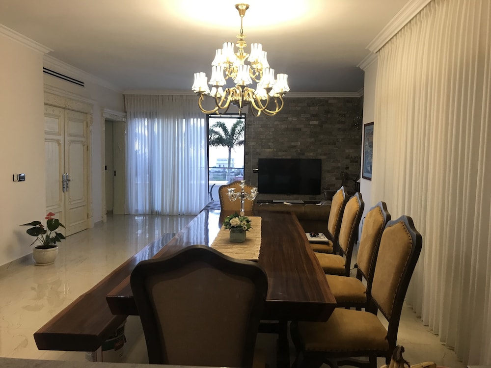 Business Penthouse, 2 Bedrooms, Smoking, Beach View photo 2