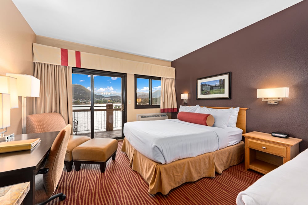 Room, 1 King Bed, Accessible, Lake View