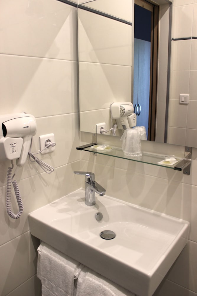Triple Room - Photo 2
