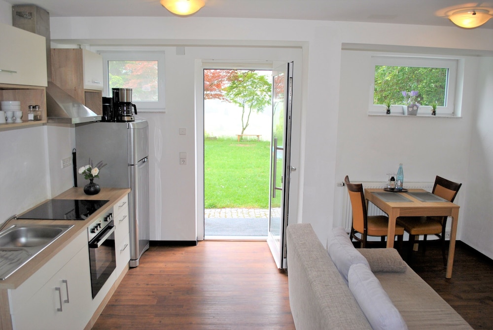 Basic Condo photo 1