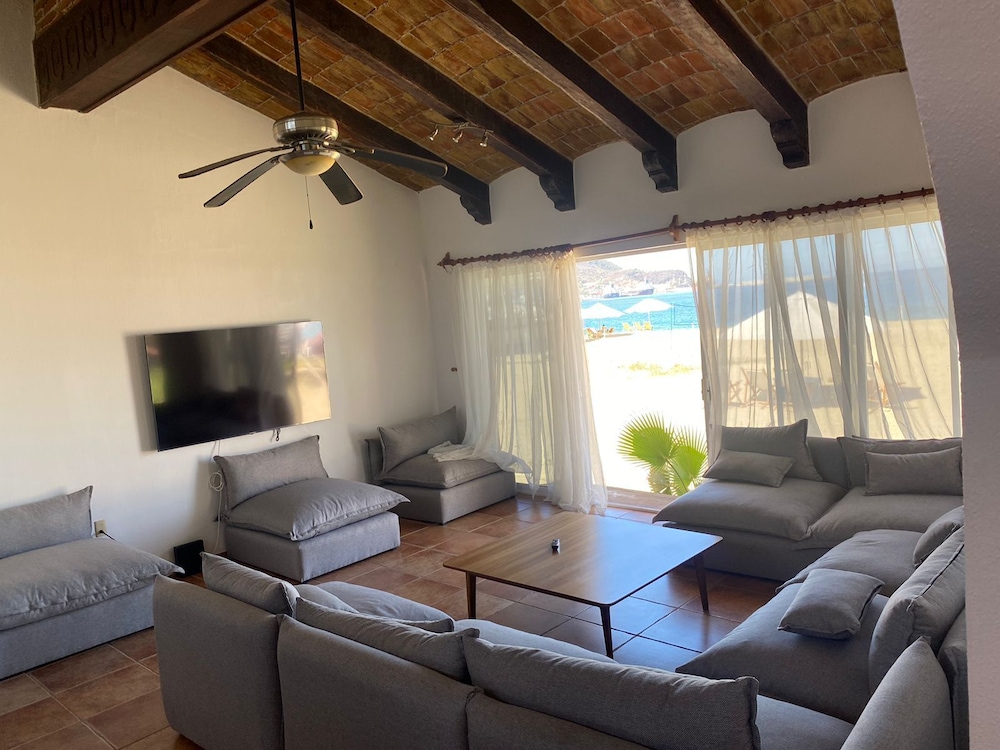 Family House - Photo 4