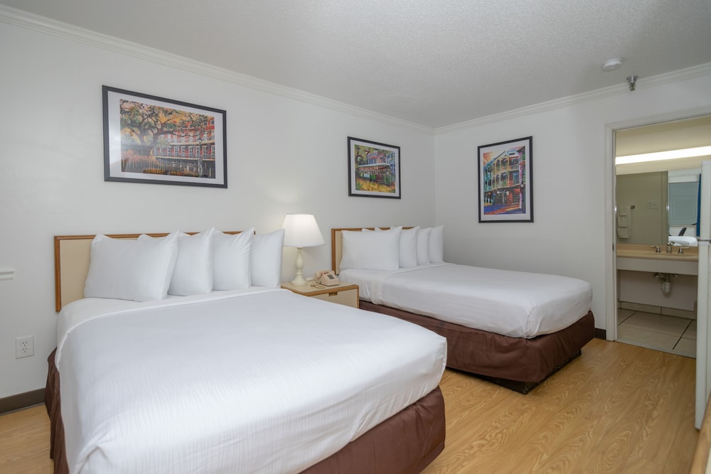 Superior Room, 2 Double Beds, Non Smoking, Refrigerator & Microwave photo 2