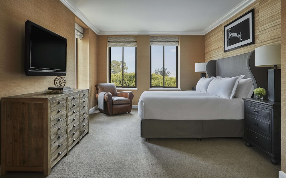 Palisade Grand Suite, 1 King Bed with Sofa bed - Photo 5