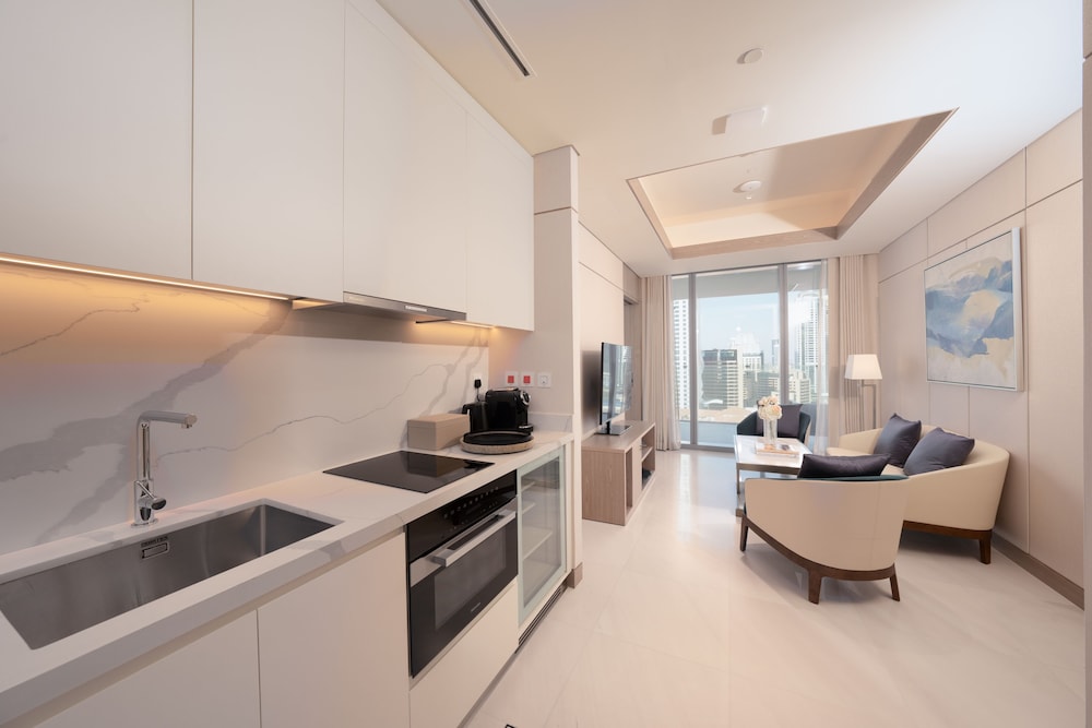 1 BED | Skyline Suite w/Pool photo 2