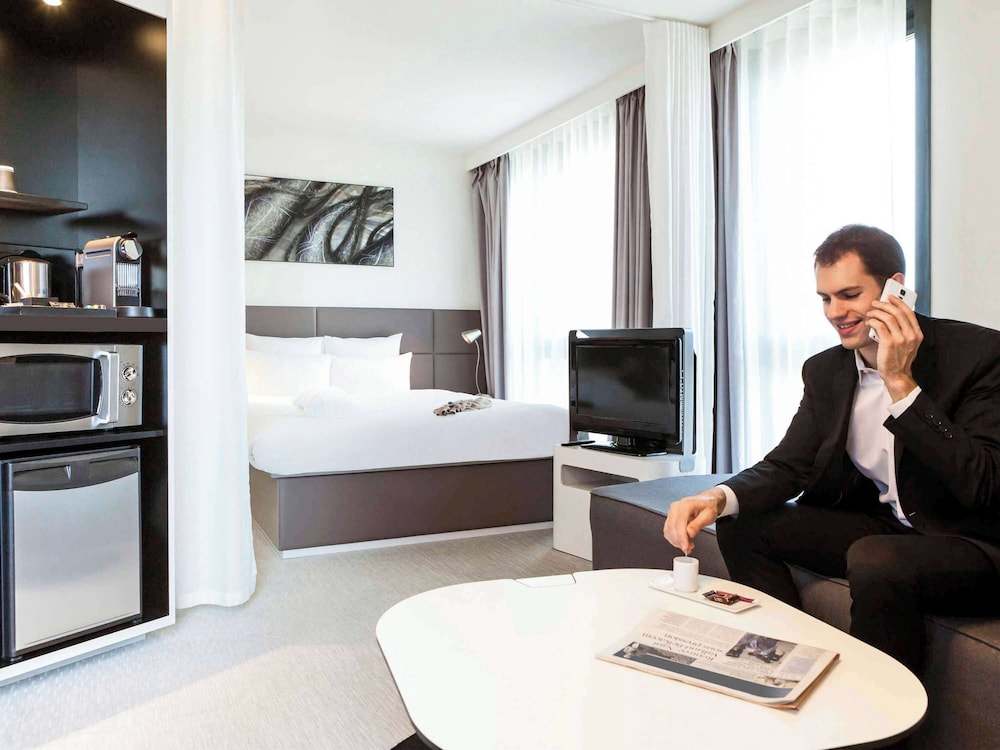 Executive Suite, Multiple Beds - Photo 2