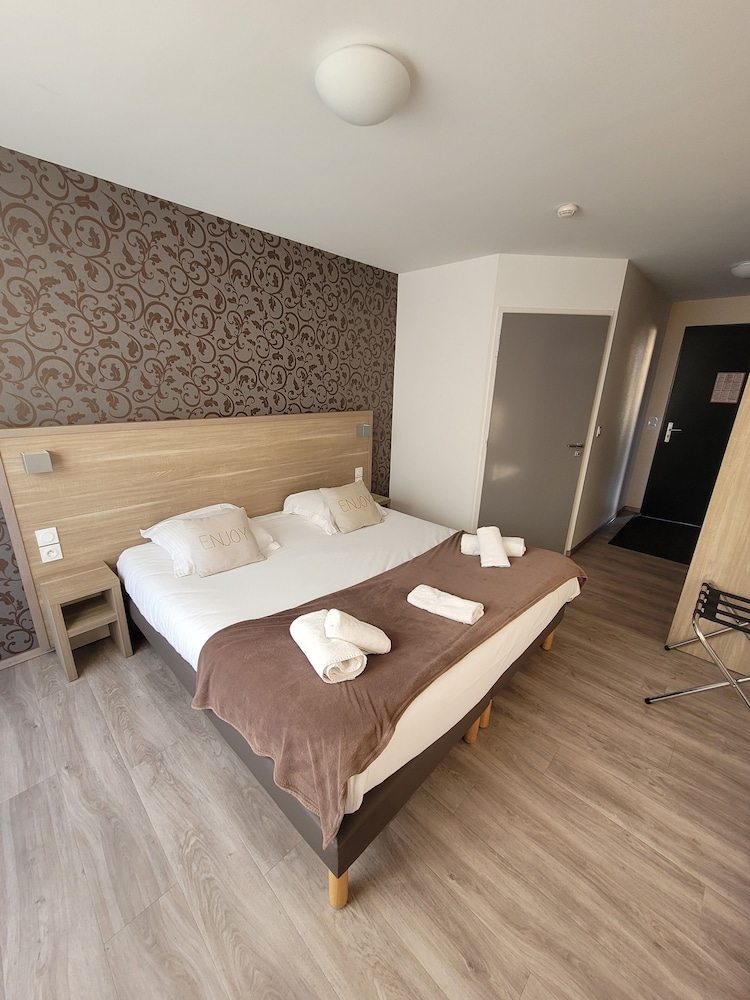 Comfort Double Room, 1 Queen Bed, Garden Area photo 2