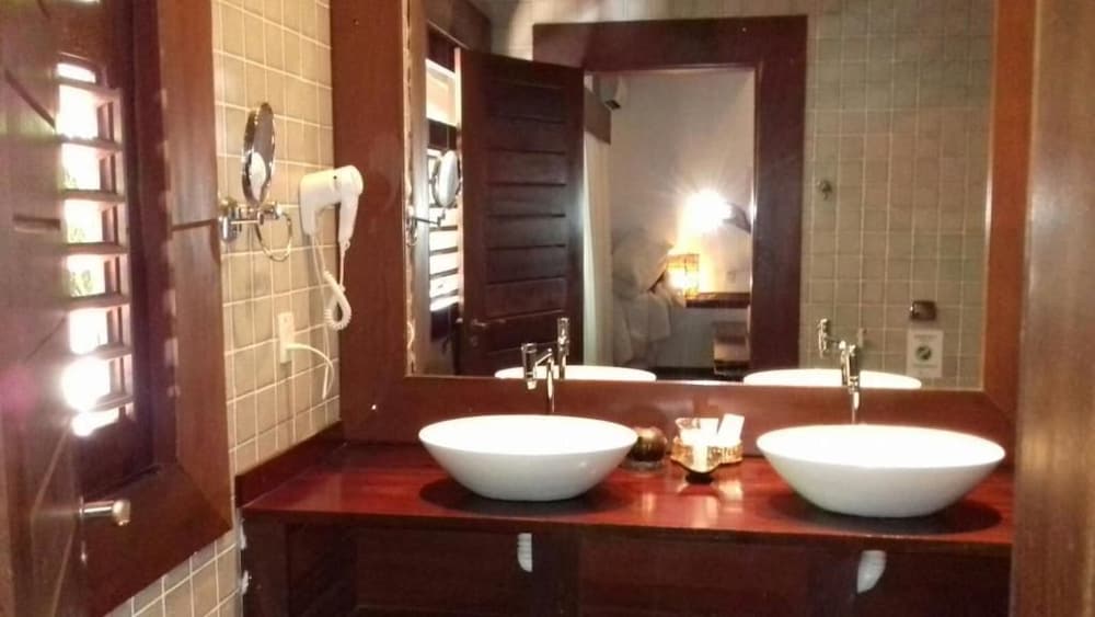 Deluxe House photo 2