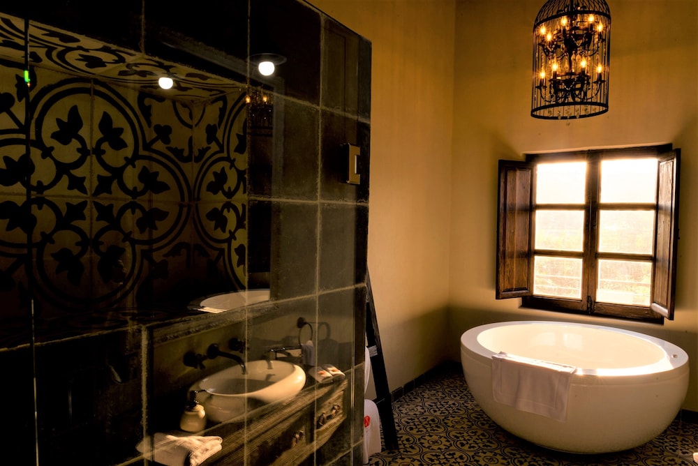 Superior Studio Suite, 2 Queen Beds photo 2
