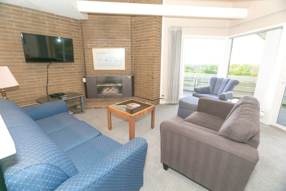 Premium Room, 1 King Bed with Sofa bed, Kitchen, Ocean View (Premium One Bedroom Deluxe Unit-Room) - Photo 3