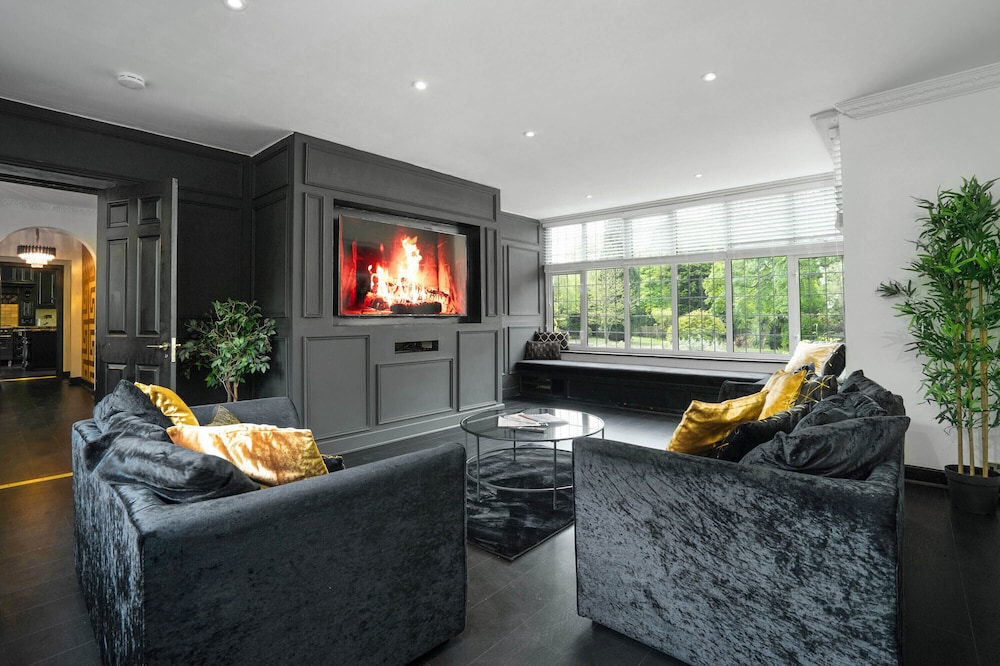 House (6 Bedrooms) photo 1