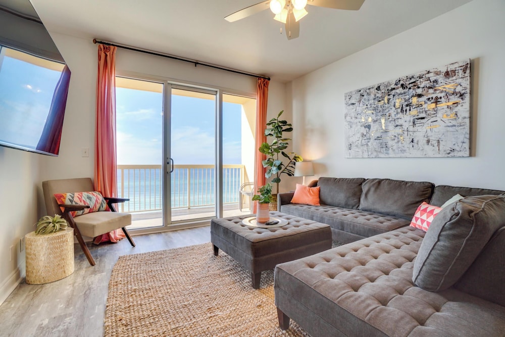 Condo, 3 Bedrooms, Ocean View, Beachfront (604E)