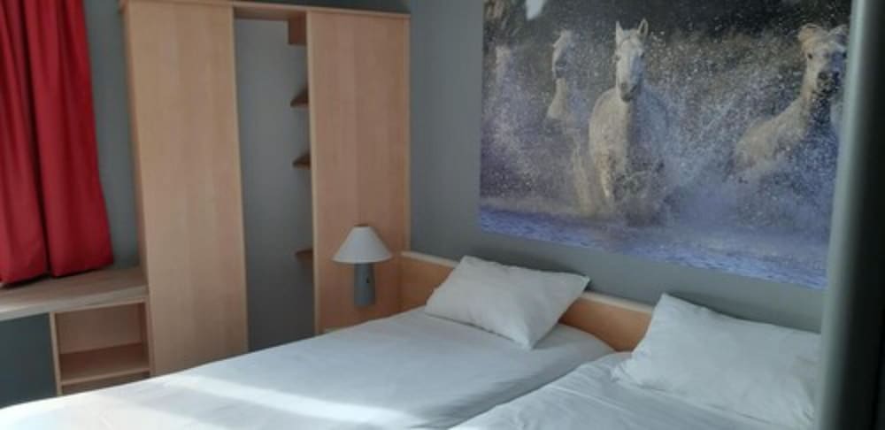 Standard Room, 2 Twin Beds - Photo 3