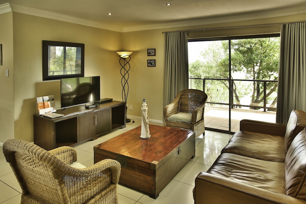 Comfort House, 5 Bedrooms (10 Galico House)