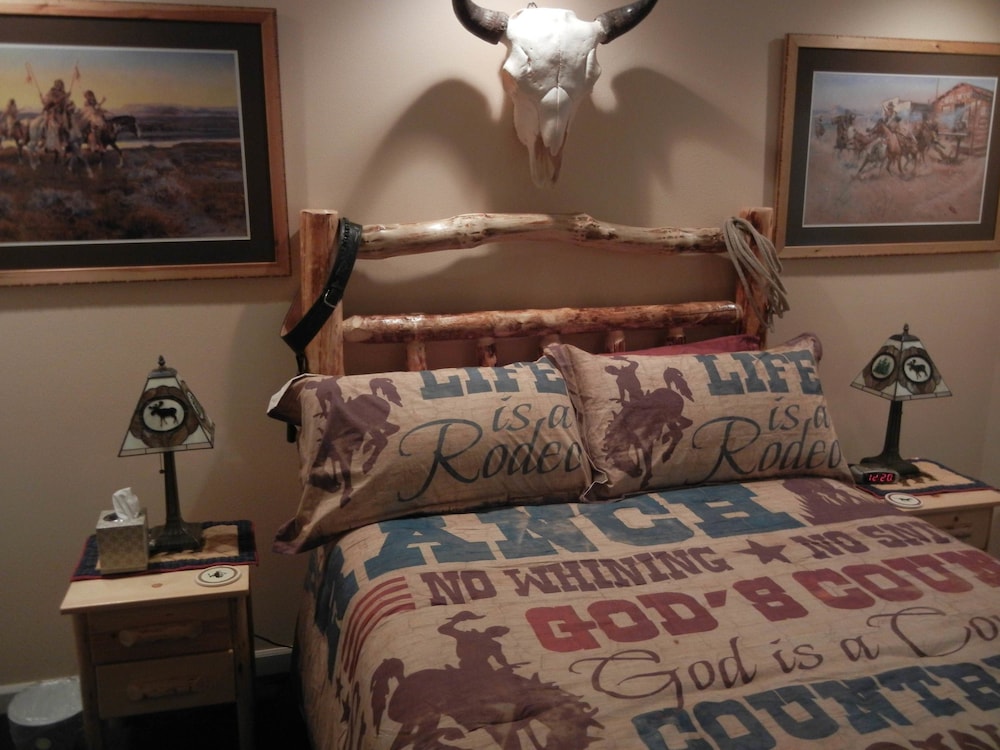 Room (CM Russell) photo 1