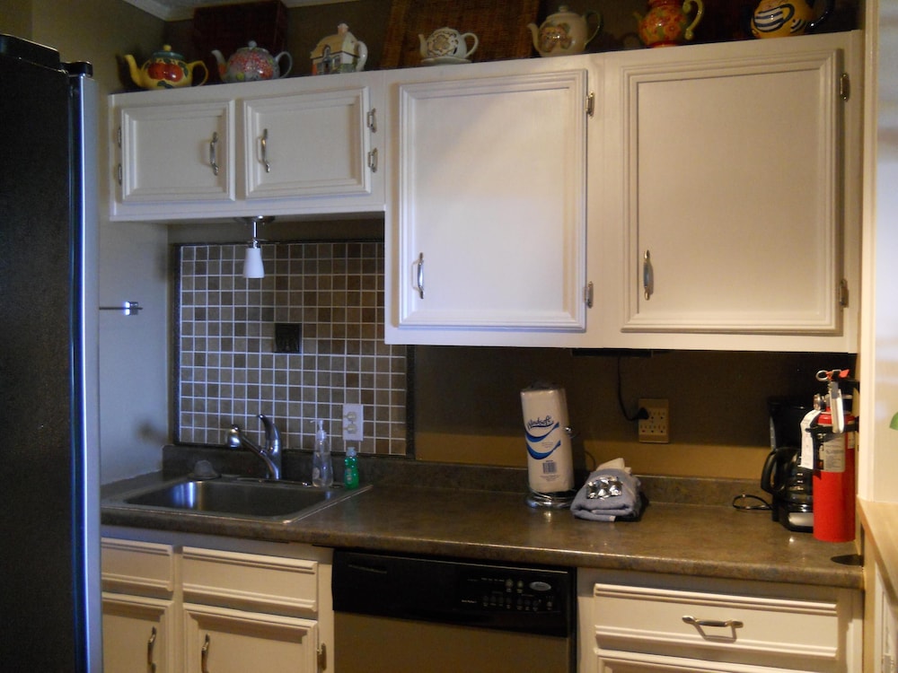Condo, Multiple Beds (514) photo 3