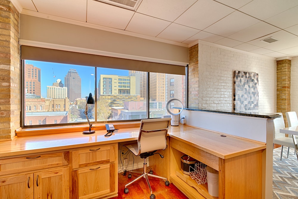 Apartment Suite - Photo 18