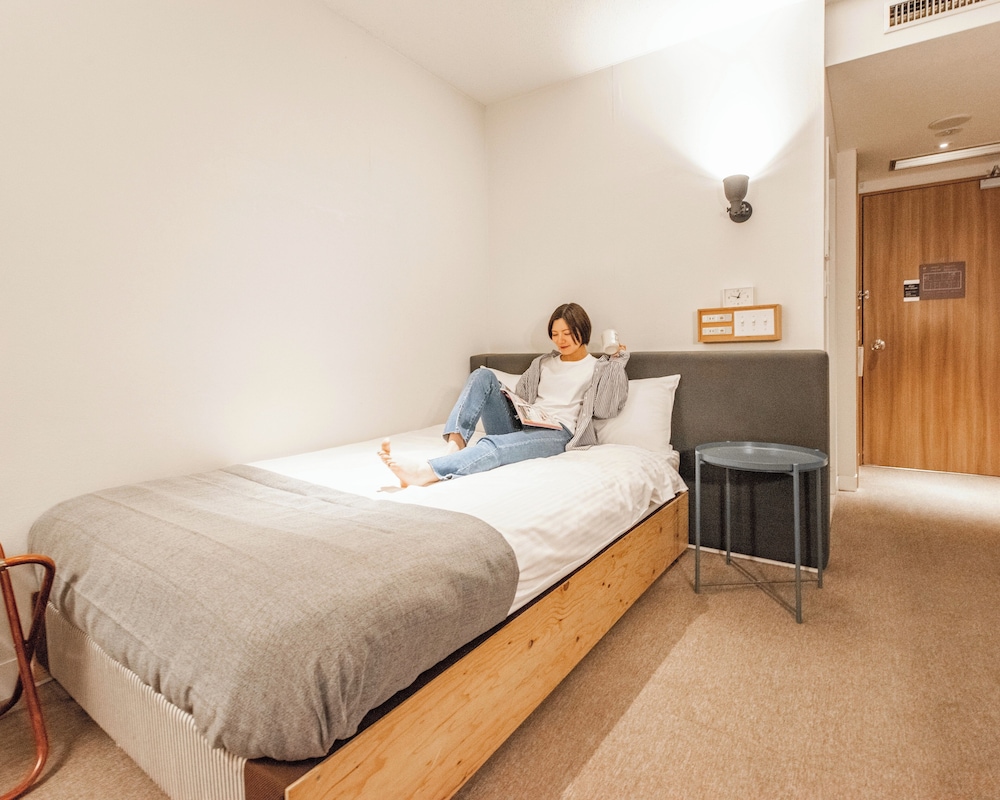 Single Room, 1 Bedroom, Smoking (Housekeep Once Every 3 Nights)