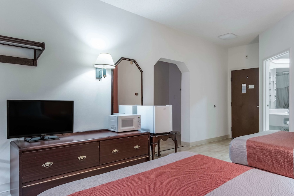 Standard Suite, 2 Double Beds, Non Smoking photo 2