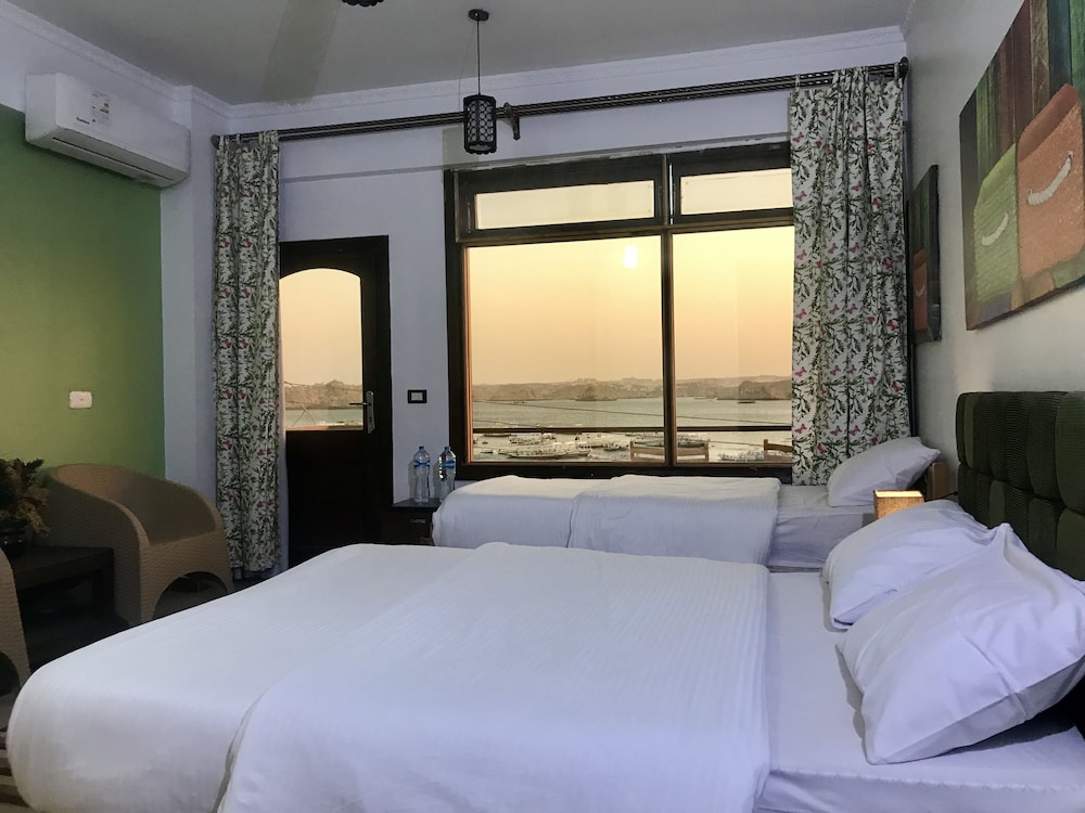 Deluxe Double or Twin Room - Photo 1