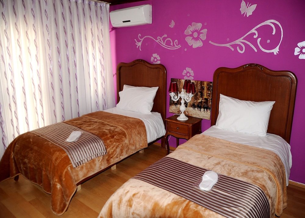 Apartment, 2 Bedrooms, Ensuite, Annex Building photo 1