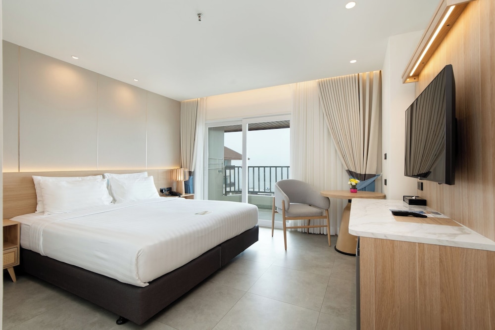Deluxe Sea View - Photo 2