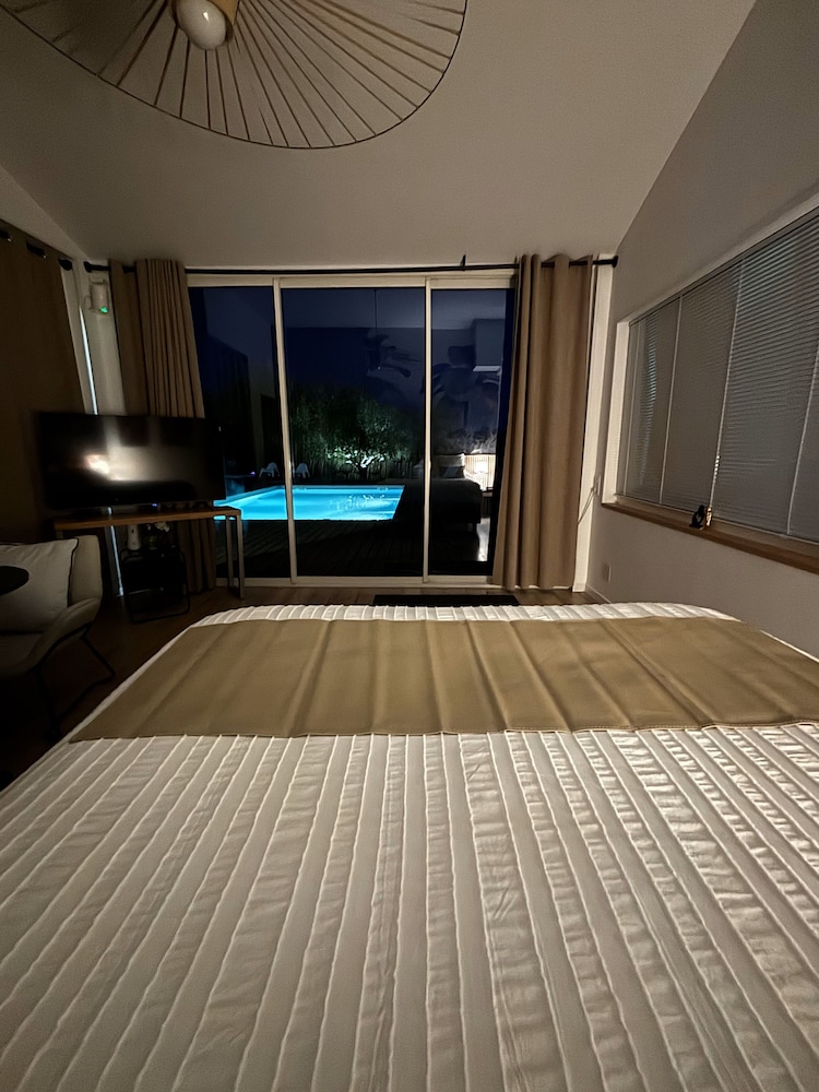 Superior Suite, Pool View