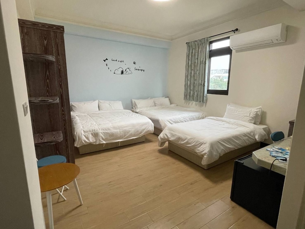 Family Room, Multiple Beds, Non Smoking, Ensuite photo 1
