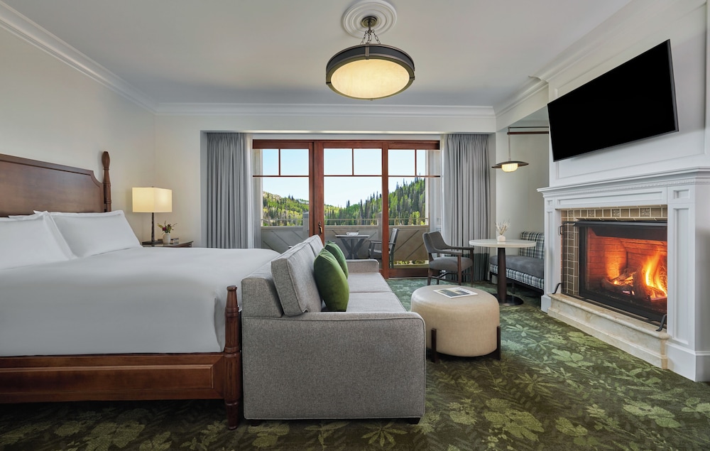 Room, 1 King Bed with Sofa bed, Accessible, Resort View - Photo 1
