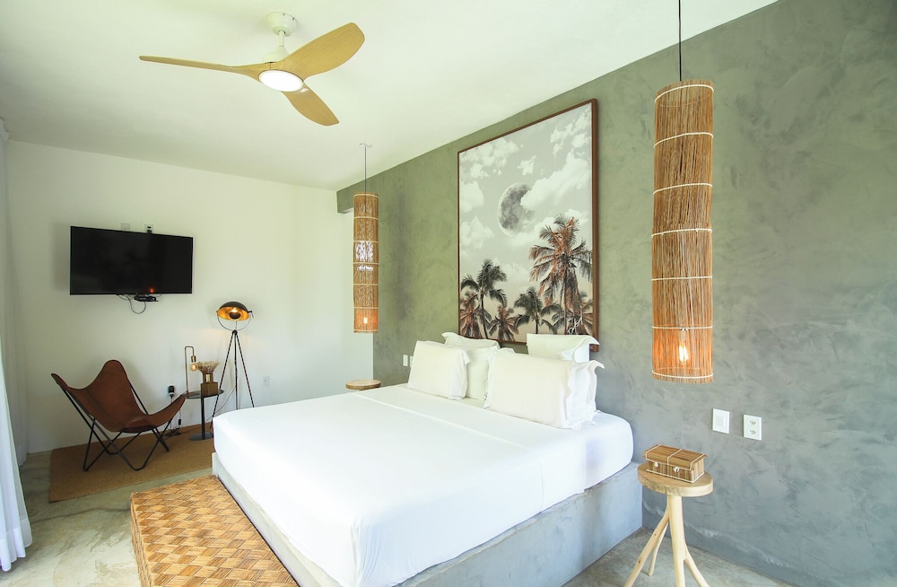 Luxury Suite, 1 King Bed, Sea View, Sea Facing - Photo 3