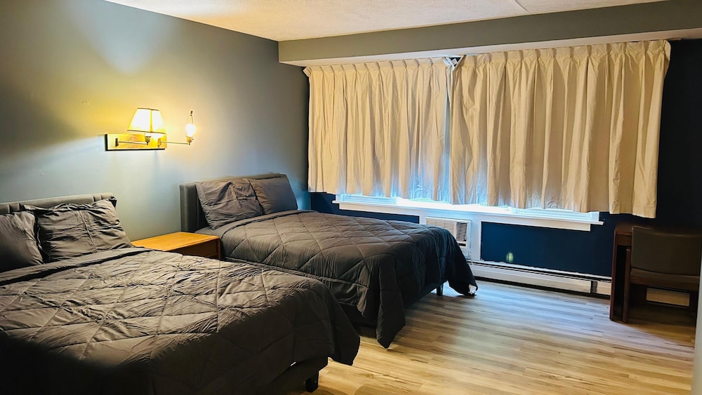 Room, 2 Queen Beds, Non Smoking, Kitchen photo 3
