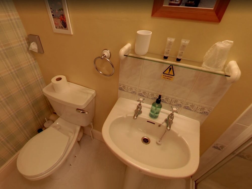 Comfort Suite, Ensuite photo 3