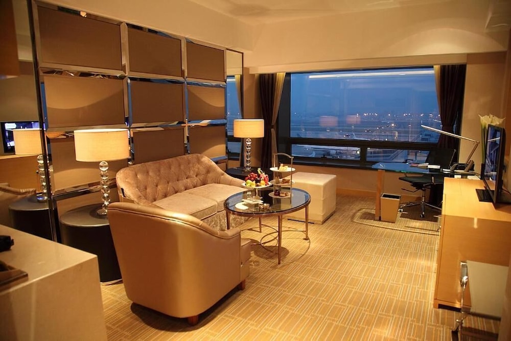 Deluxe Suite photo 3