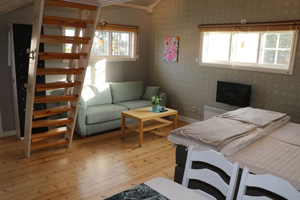 Cabin (6 beds, private bathroom) photo 2