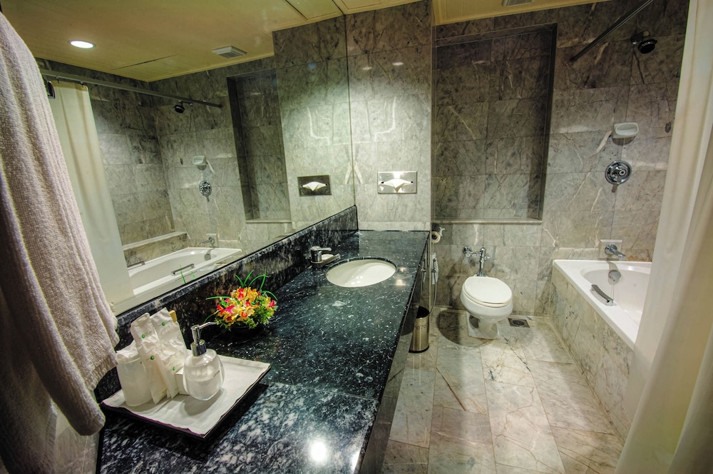 Deluxe Double or Twin Room - Building Wing - Photo 6