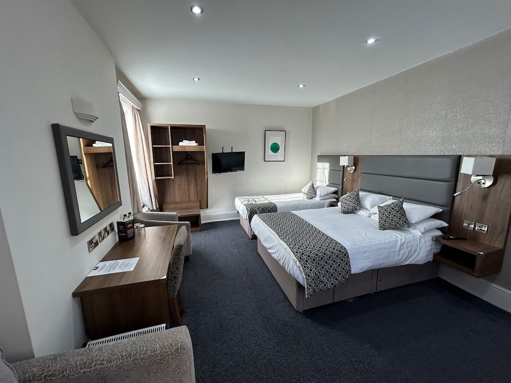 Superior Suite, Ensuite photo 2