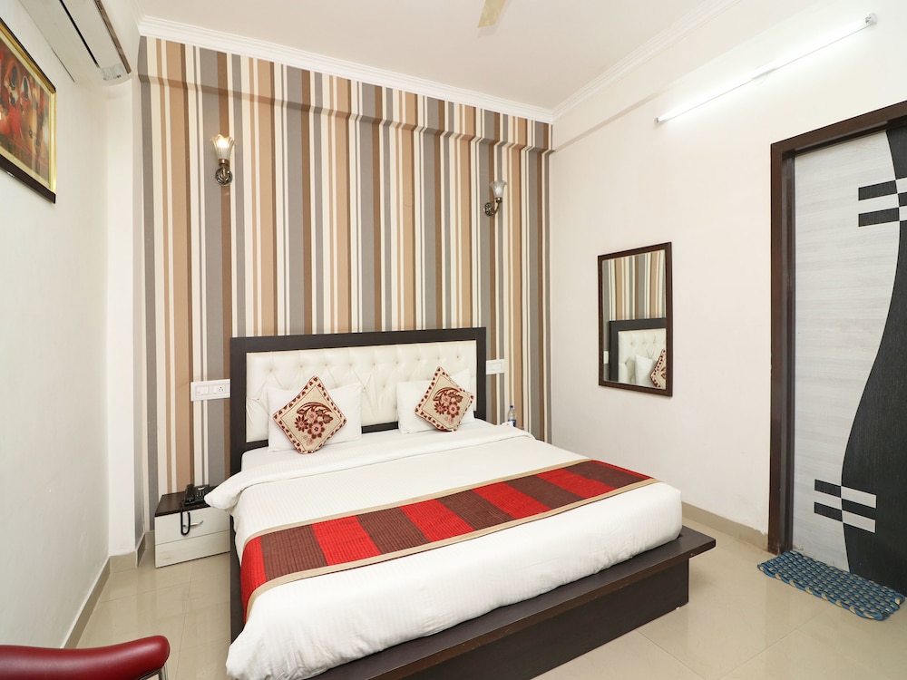 Suite, 1 King Bed photo 3