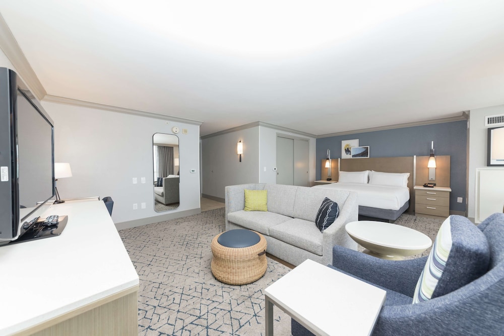 King Bed Junior Suite ocean front w/ sofa bed photo 1